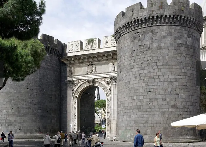 Tresette Porta Capuana 4*
