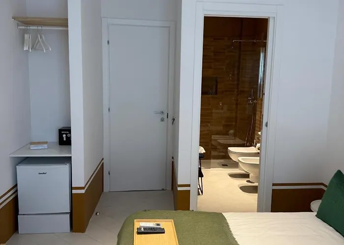 Tresette Porta Capuana בית הארחה 4*